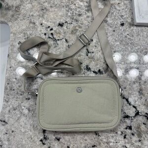 lululemon athletica crossbody bag